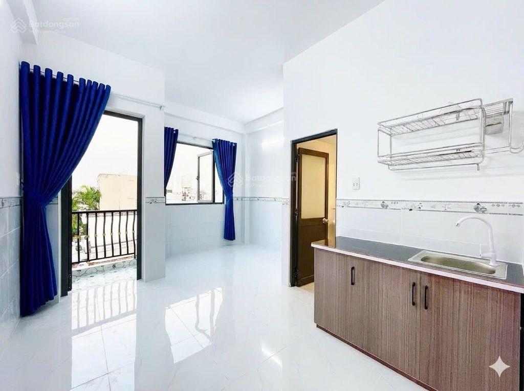 Hàng ngon chdv 5 tầng, 11pn, dt 80m2, dòng tiền 60tr/tháng, ngã 4 bốn xã, giáp tân phú, nhỉnh 10 tỷ