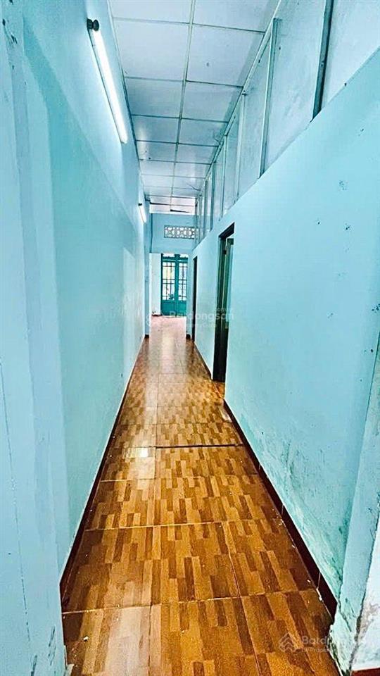 Ngay chợ phạm đăng giảng, lê trọng tấn giáp tân phú, cấp 4 dt 71m2, hẻm 5m thông, nhỉnh 4 tỷ tl