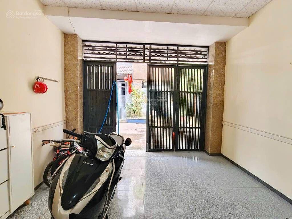 Nhà dt 80m2, hẻm 8m gần chợ tân hương, thông gò dầu, tân phú, 3pn, khu cao tâng xây chdv nhỉnh 7 tỷ