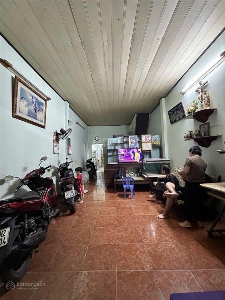 75m2 công nhận đủ, ngay chợ gò xoài, giáp tân phú, nhà 2 tầng 1 sẹc, hẻm 6m thông, nhỉnh 5 tỷ