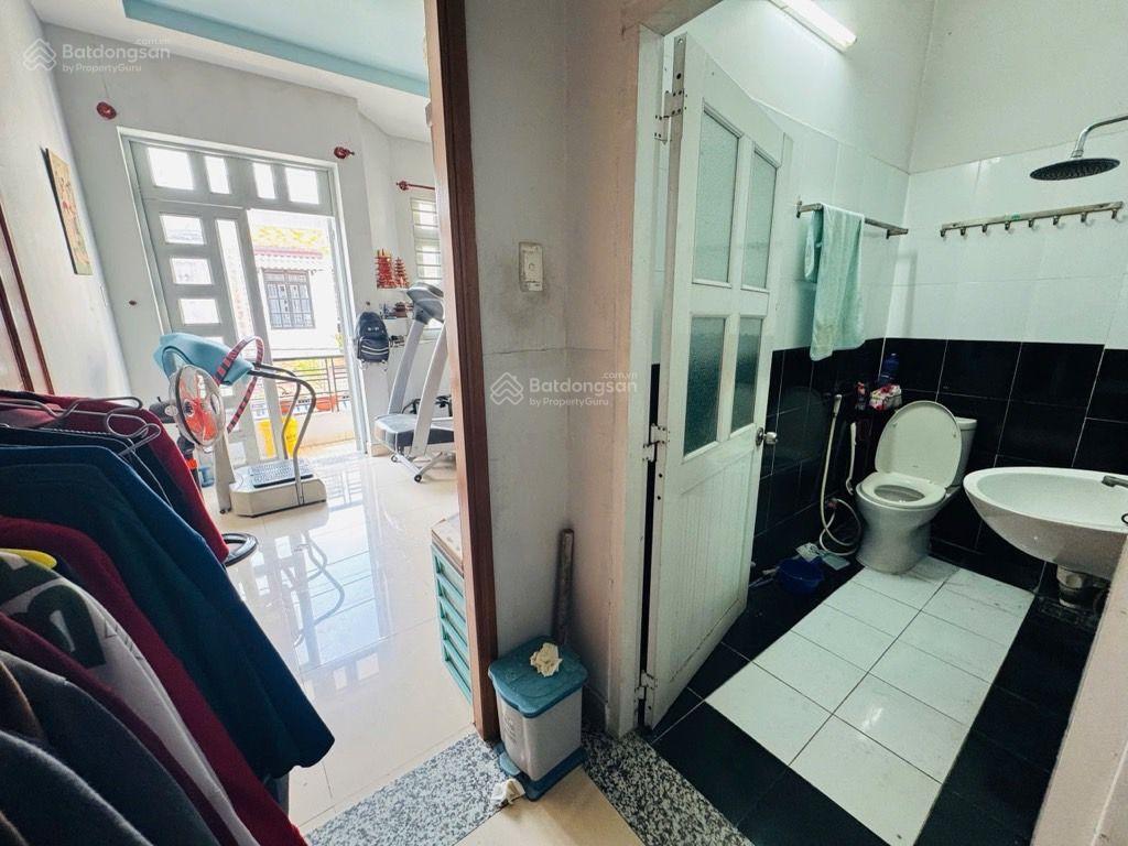 Cặp vách aeon tân phú, nhà 3 tầng, ngay đường số 12, bhh, dt 60m2, 3pn, hẻm 7m, nhỉnh 5 tỷ