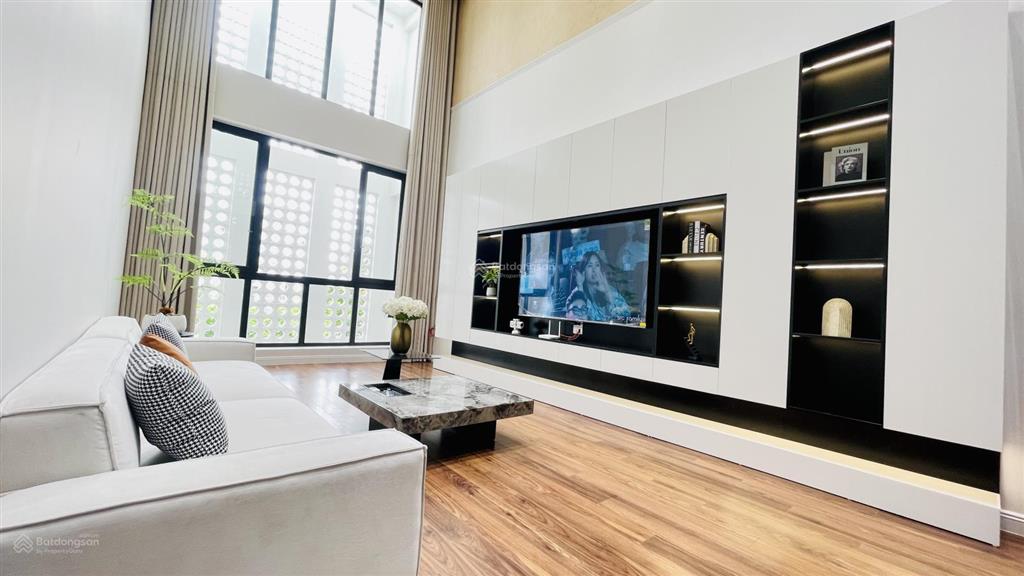 Siêu phẩm mặt đường miếu hai xã  93m2  6 tầng  thang máy  18tỷ6