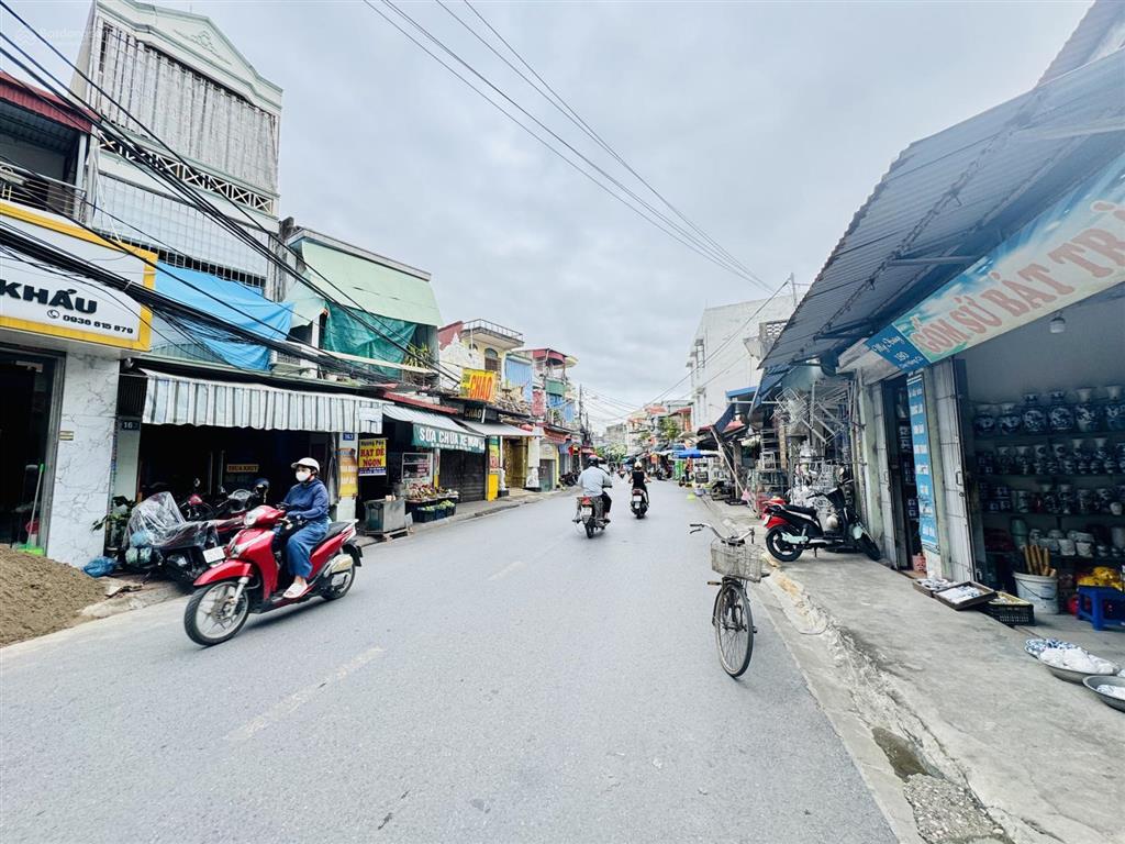 Mặt đường chợ hàng 46m lô góc 2 mặt thoáng nhà 3 tầng chỉ hơn 7 tỷ