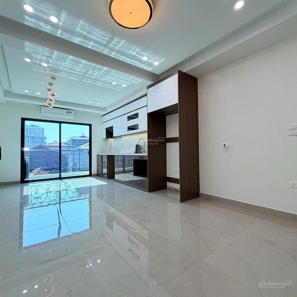 Bán nhà phố hoàng văn thái 41m2 x 7 tầng thang máy ô tô vào nhà ngõ thông 18.8 tỷ