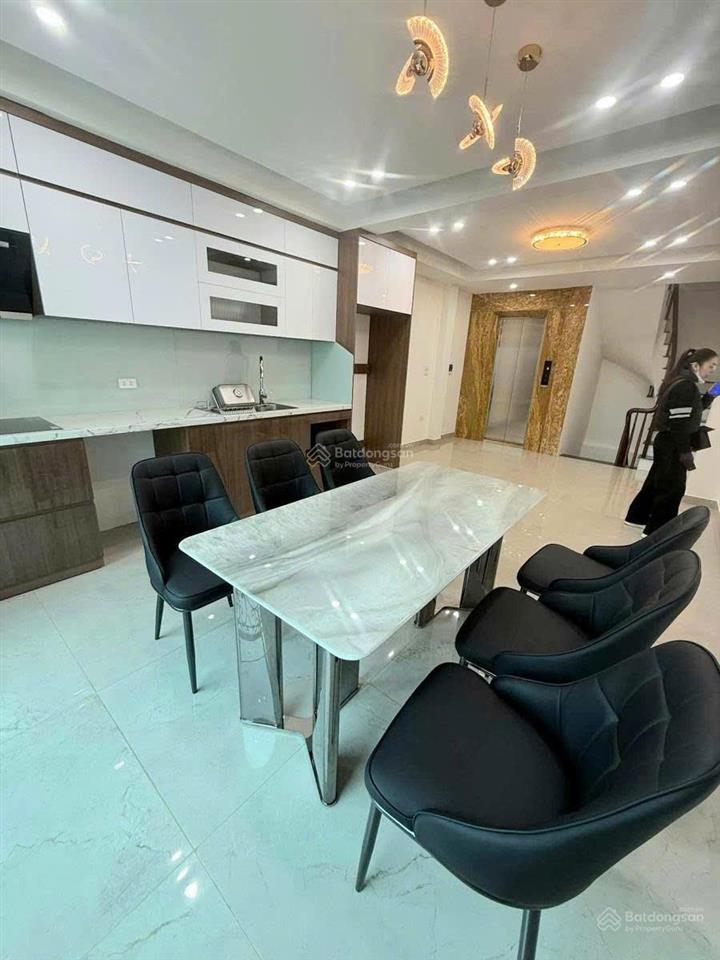 Bán nhà phố hoàng văn thái 41m2 x 7 tầng thang máy ô tô vào nhà ngõ thông 18.8 tỷ