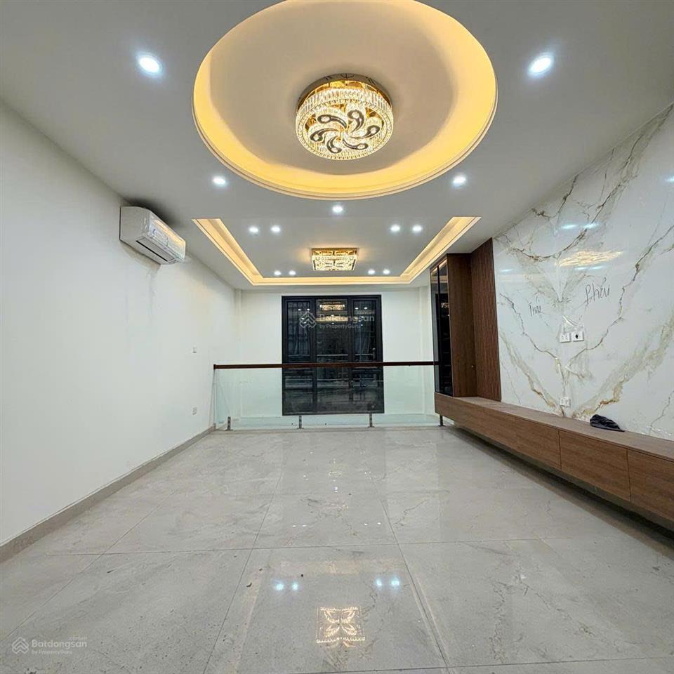 Bán nhà phố hoàng văn thái 41m2 x 7 tầng thang máy ô tô vào nhà ngõ thông 18.8 tỷ