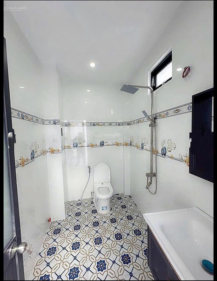 Chị nghi cần bán nhà lo cho bồ quyết định bán lẹ nhà đường bàu gốc ngay kdc tân kiên bình chánh