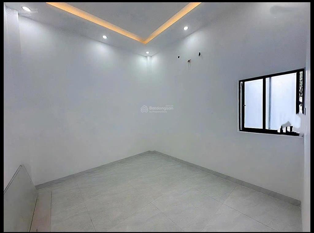 Chị nghi cần bán nhà lo cho bồ quyết định bán lẹ nhà đường bàu gốc ngay kdc tân kiên bình chánh