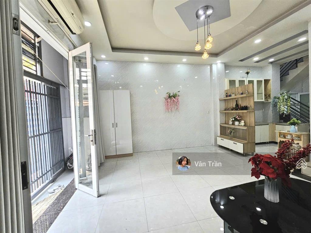 Bán nhà bùi minh trực, phường 6, quận 8  gần bến xe quận 8 thuận tiện di chuyển chỉ 1tỷ090 triệu