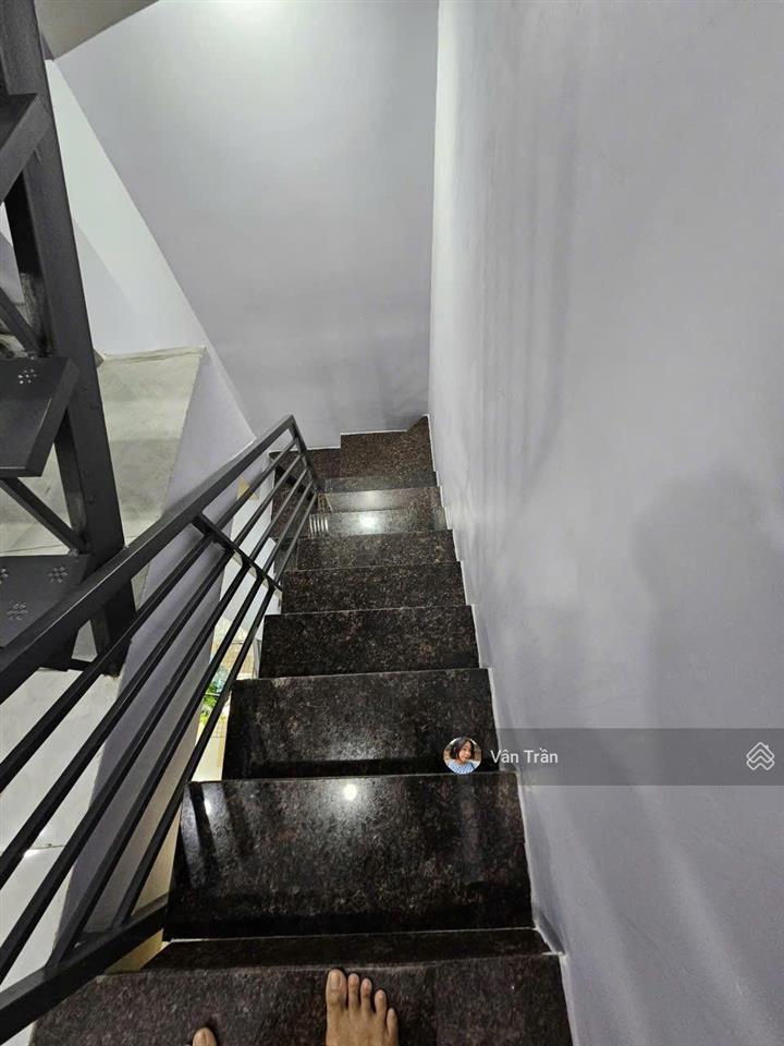 Bán nhà bùi minh trực, phường 6, quận 8  gần bến xe quận 8 thuận tiện di chuyển chỉ 1tỷ090 triệu