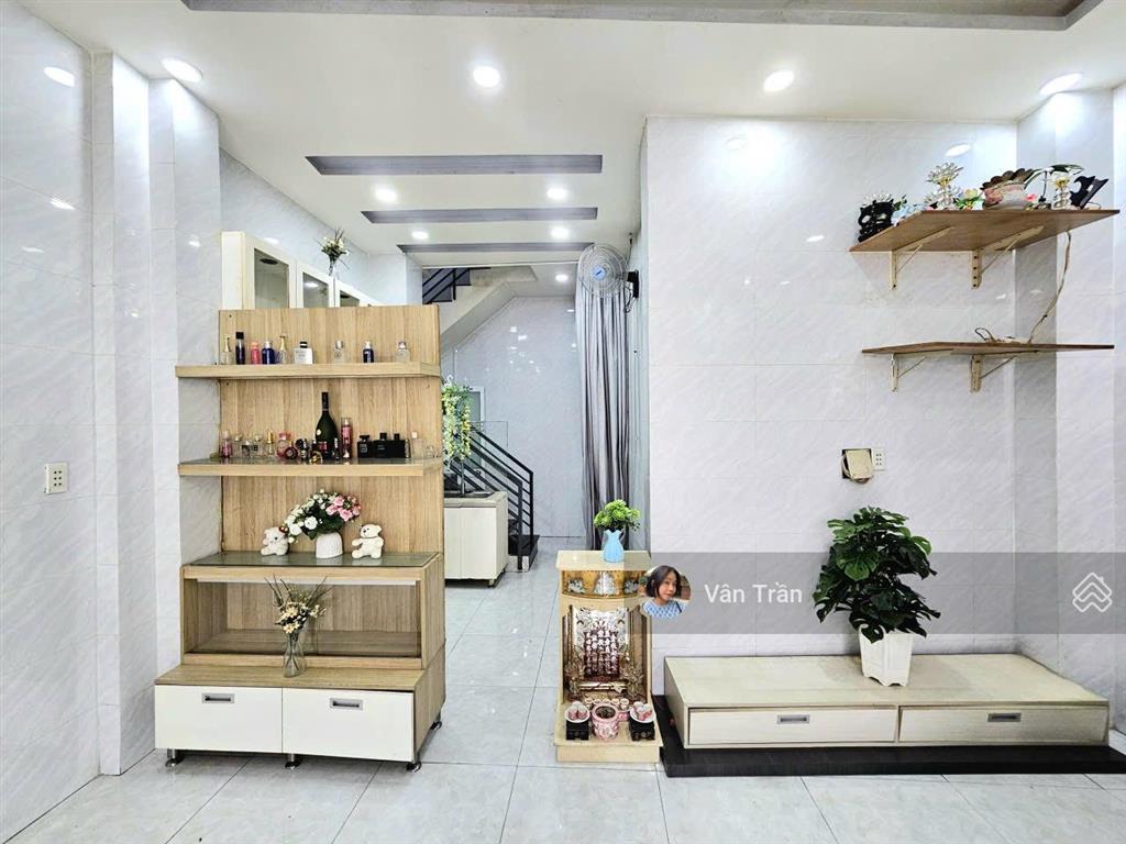 Bán nhà bùi minh trực, phường 6, quận 8  gần bến xe quận 8 thuận tiện di chuyển chỉ 1tỷ090 triệu