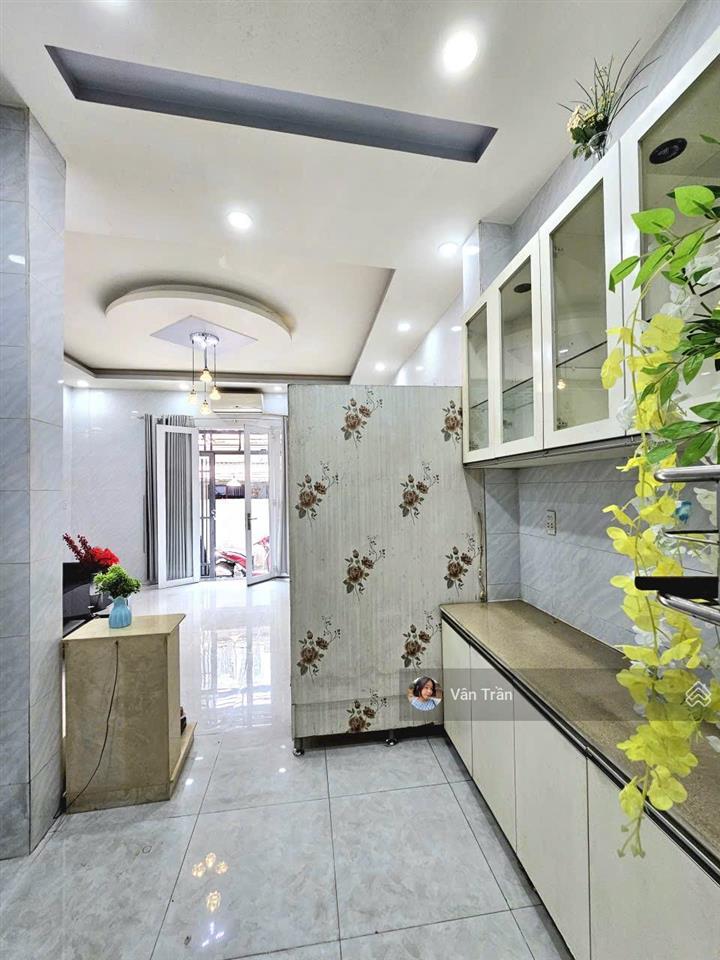 Bán nhà bùi minh trực, phường 6, quận 8  gần bến xe quận 8 thuận tiện di chuyển chỉ 1tỷ090 triệu