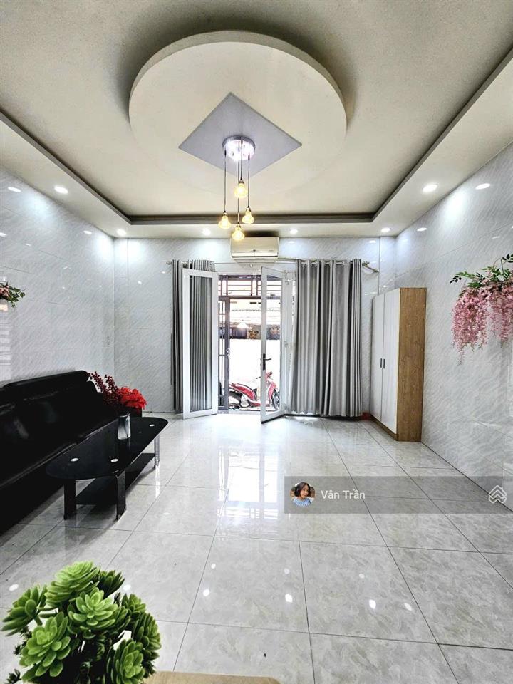 Bán nhà bùi minh trực, phường 6, quận 8  gần bến xe quận 8 thuận tiện di chuyển chỉ 1tỷ090 triệu