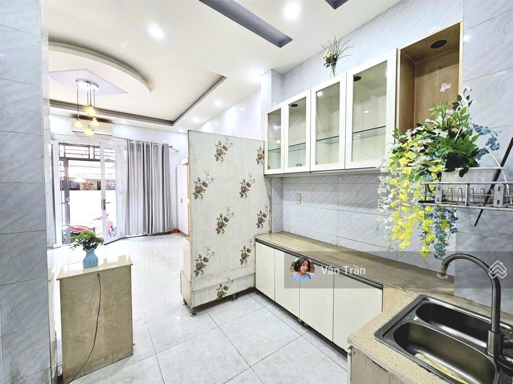 Bán nhà bùi minh trực, phường 6, quận 8  gần bến xe quận 8 thuận tiện di chuyển chỉ 1tỷ090 triệu