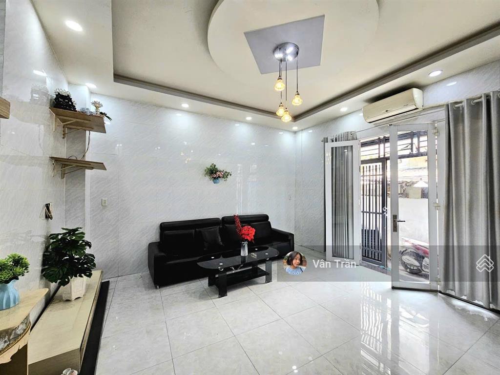 Bán nhà bùi minh trực, phường 6, quận 8  gần bến xe quận 8 thuận tiện di chuyển chỉ 1tỷ090 triệu