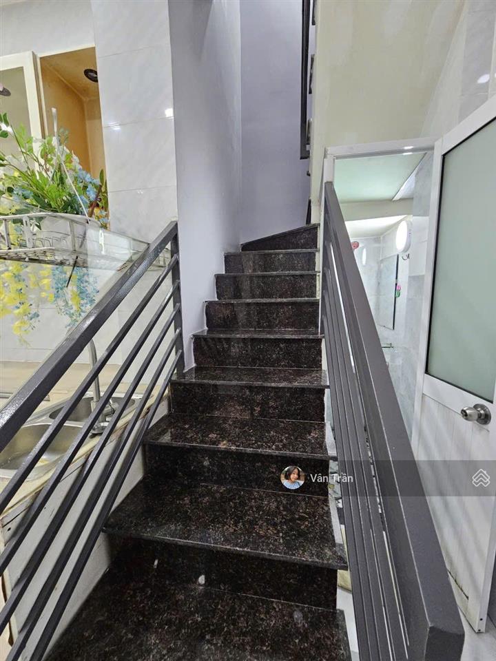 Bán nhà bùi minh trực, phường 6, quận 8  gần bến xe quận 8 thuận tiện di chuyển chỉ 1tỷ090 triệu