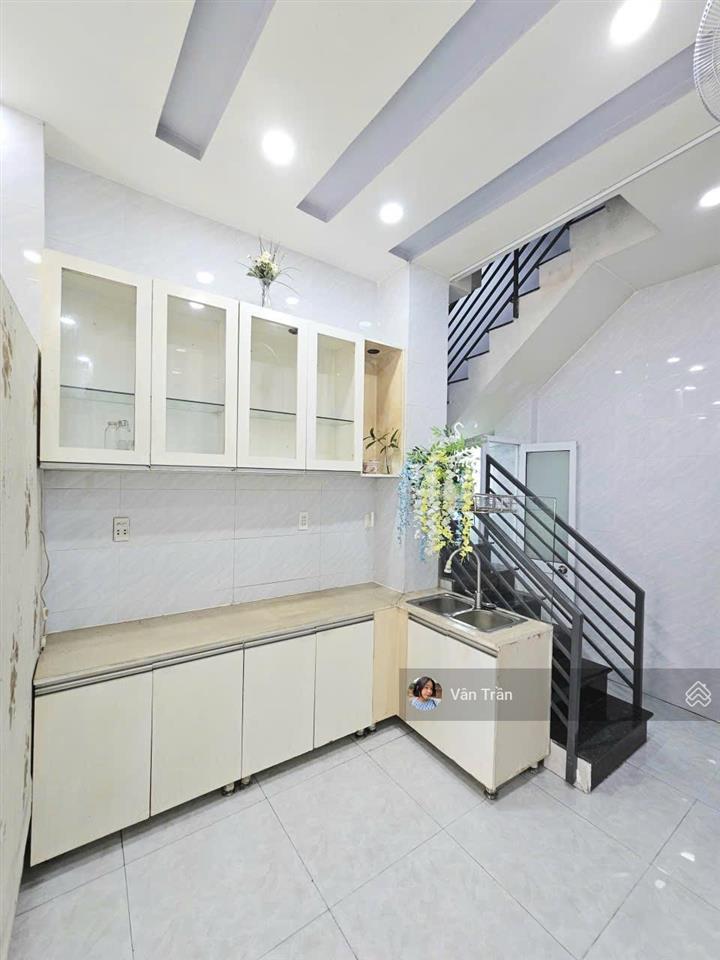 Bán nhà bùi minh trực, phường 6, quận 8  gần bến xe quận 8 thuận tiện di chuyển chỉ 1tỷ090 triệu