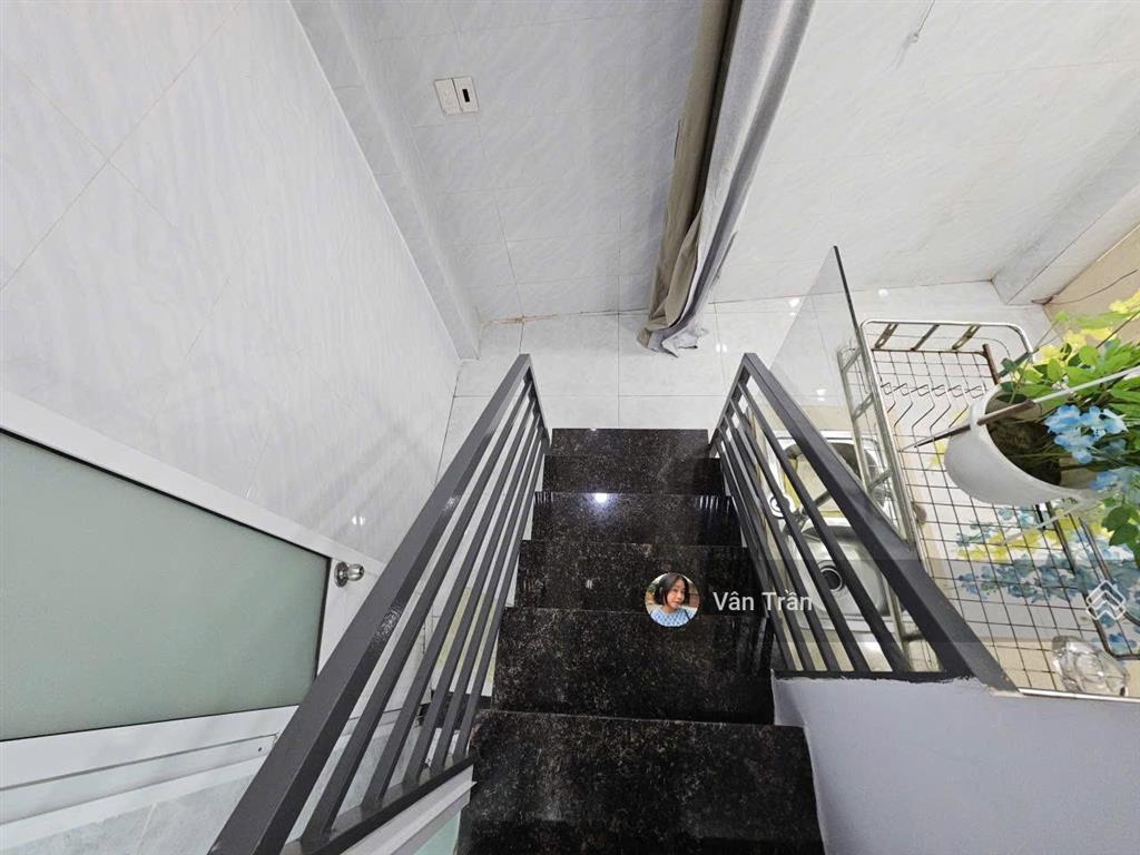 Bán nhà bùi minh trực, phường 6, quận 8  gần bến xe quận 8 thuận tiện di chuyển chỉ 1tỷ090 triệu