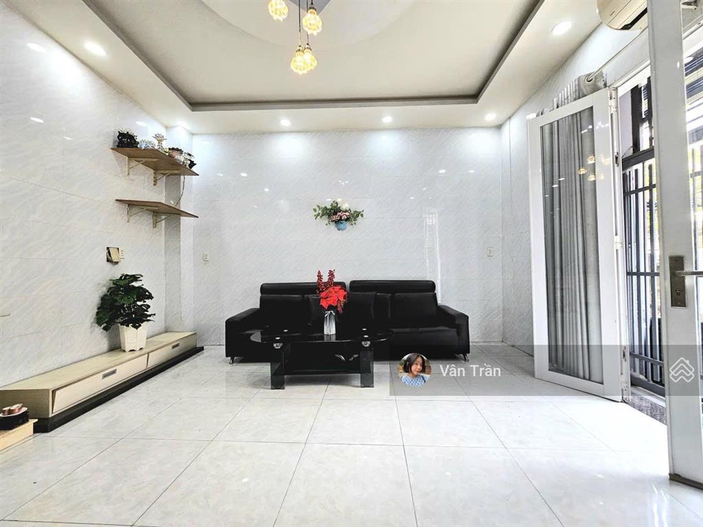 Bán nhà bùi minh trực, phường 6, quận 8  gần bến xe quận 8 thuận tiện di chuyển chỉ 1tỷ090 triệu