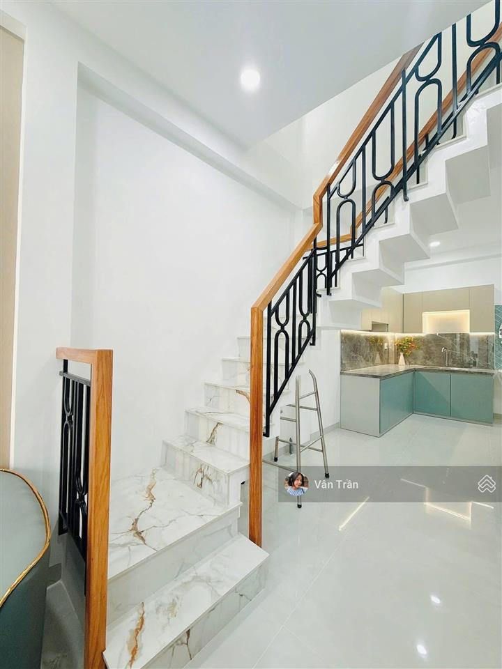 Bán gấp cho cô năm căn nhà cực đẹp ngay khu dân cư phú lợi gần chợ bình điền