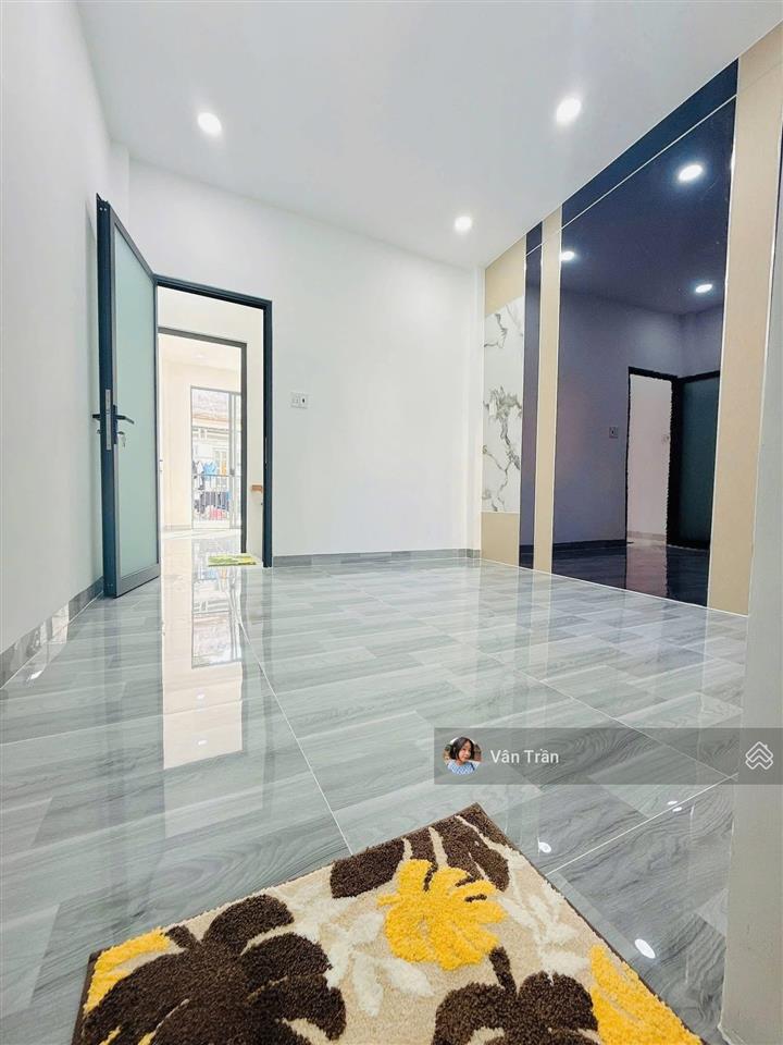Bán gấp cho cô năm căn nhà cực đẹp ngay khu dân cư phú lợi gần chợ bình điền