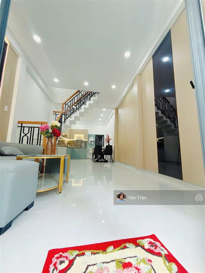 Bán gấp cho cô năm căn nhà cực đẹp ngay khu dân cư phú lợi gần chợ bình điền