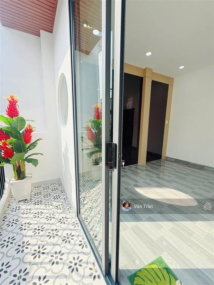Bán gấp cho cô năm căn nhà cực đẹp ngay khu dân cư phú lợi gần chợ bình điền
