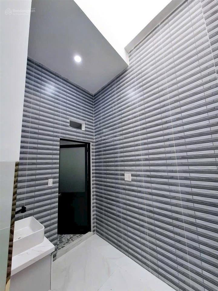 Chủ kinh doanh thua lỗ cần bán gấp trả nợ ngay sau lưng chợ bình chánh 945 triệu