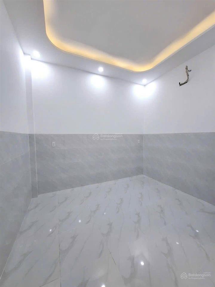 Chủ kinh doanh thua lỗ cần bán gấp trả nợ ngay sau lưng chợ bình chánh 945 triệu