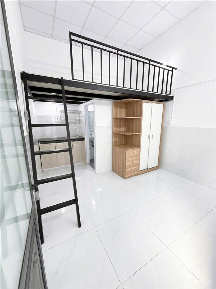 Kẹt tiền cần nhượng lại dãy trọ 10 phòng gần ngay khu công nghiệp lê minh xuân  bình chánh