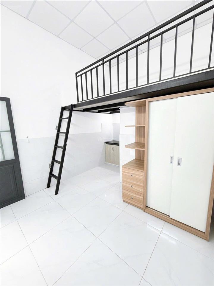 Kẹt tiền cần nhượng lại dãy trọ 10 phòng gần ngay khu công nghiệp lê minh xuân  bình chánh