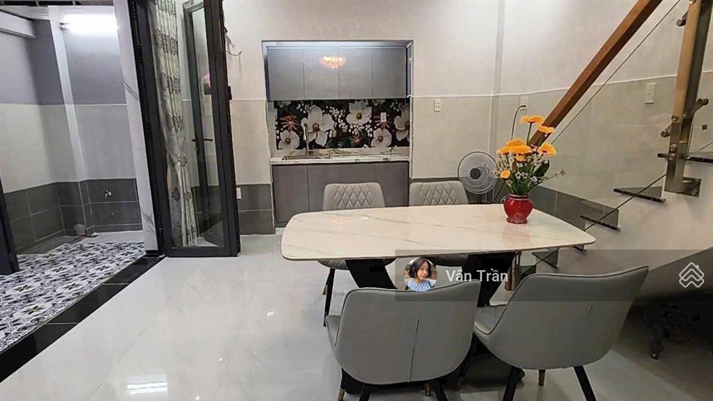 Nhà bán ngay đường hoài thanh quận 8  xe hơi ra vô thoải mái
