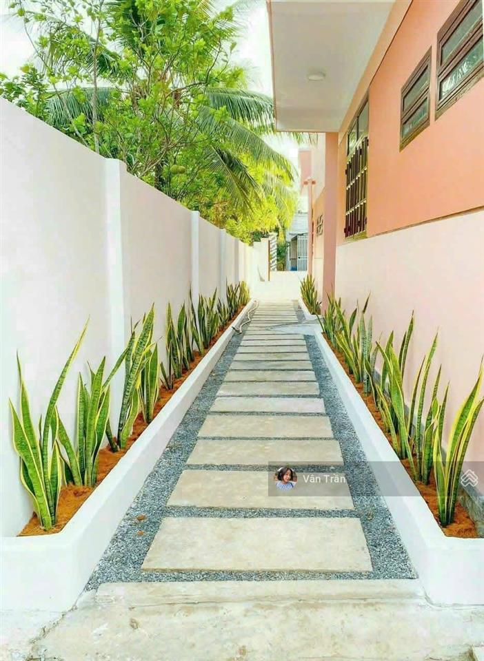 Định cư nước ngoài cần bán biệt thự khuất văn bức cách ql1a 500m chỉ 1tỷ380