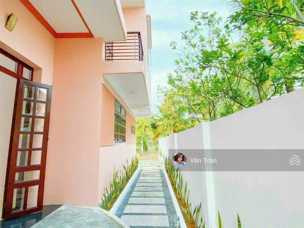 Định cư nước ngoài cần bán biệt thự khuất văn bức cách ql1a 500m chỉ 1tỷ380