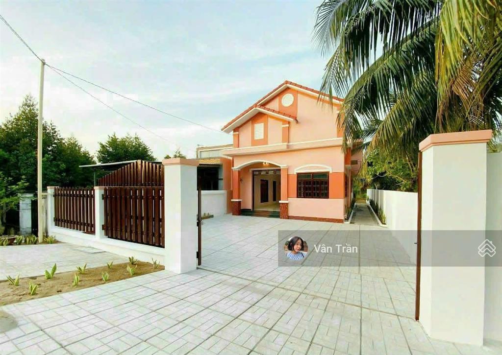 Định cư nước ngoài cần bán biệt thự khuất văn bức cách ql1a 500m chỉ 1tỷ380