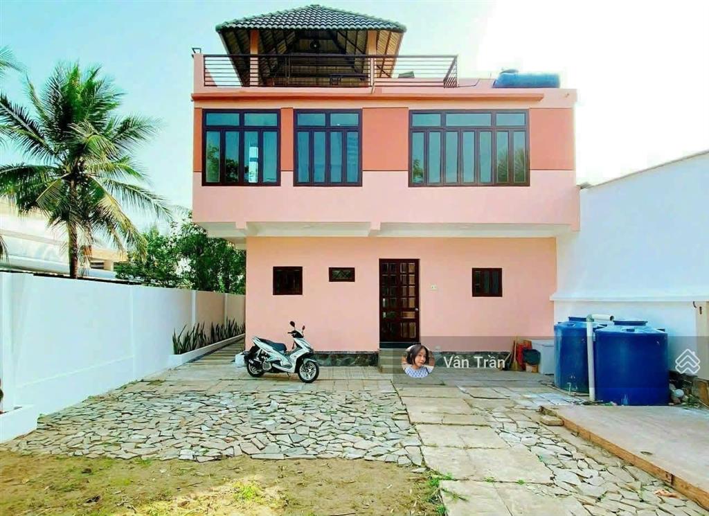 Định cư nước ngoài cần bán biệt thự khuất văn bức cách ql1a 500m chỉ 1tỷ380