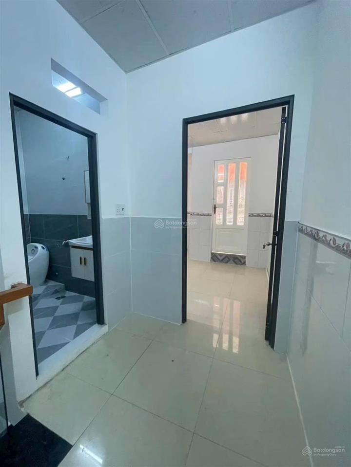 Nhà bán hẻm công an tân kiên đường xe hơi trước nhà