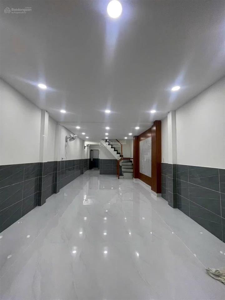Nhà bán hẻm công an tân kiên đường xe hơi trước nhà