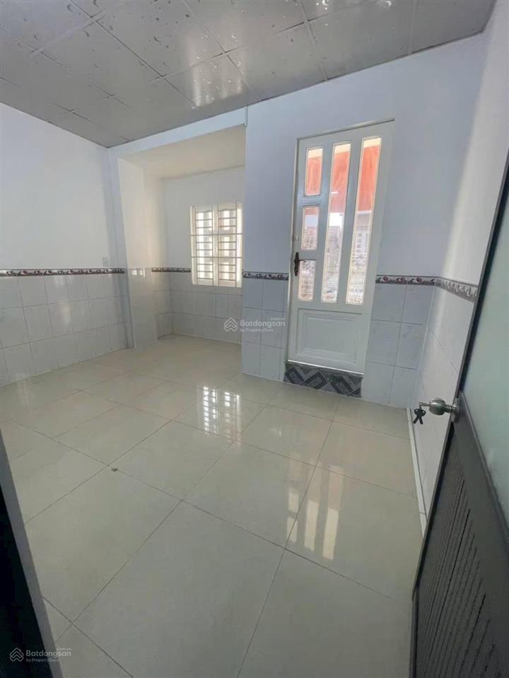 Nhà bán hẻm công an tân kiên đường xe hơi trước nhà