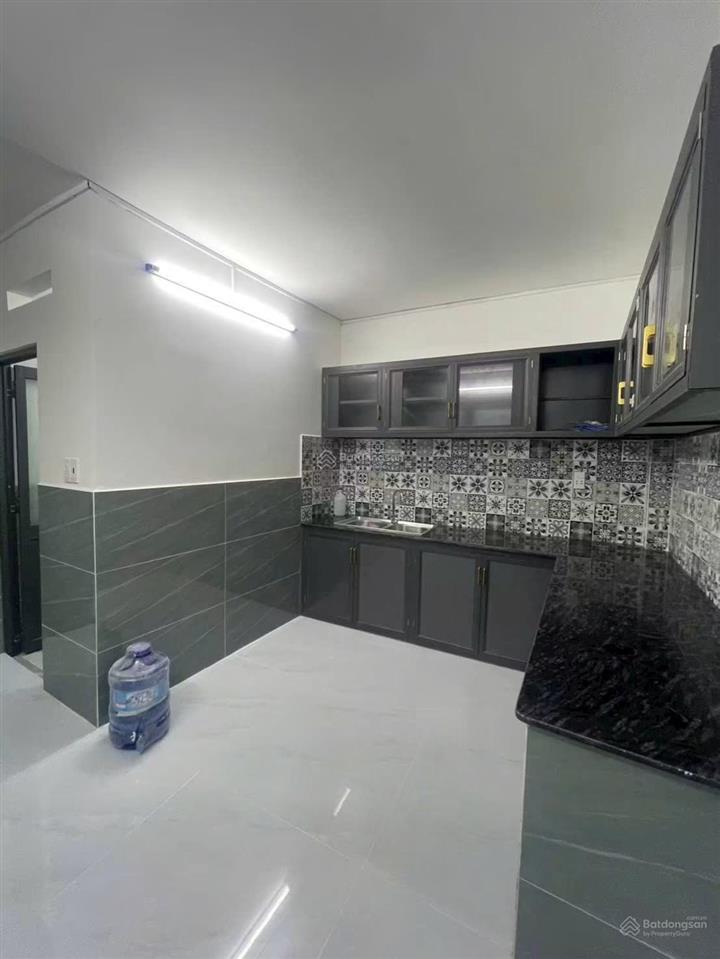 Nhà bán hẻm công an tân kiên đường xe hơi trước nhà