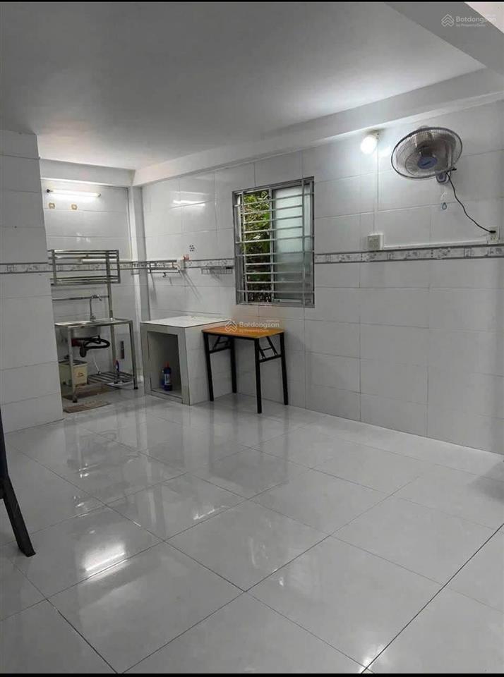 Ông chú nhà bên gửi bán dãy trọ 10 phòng ql50