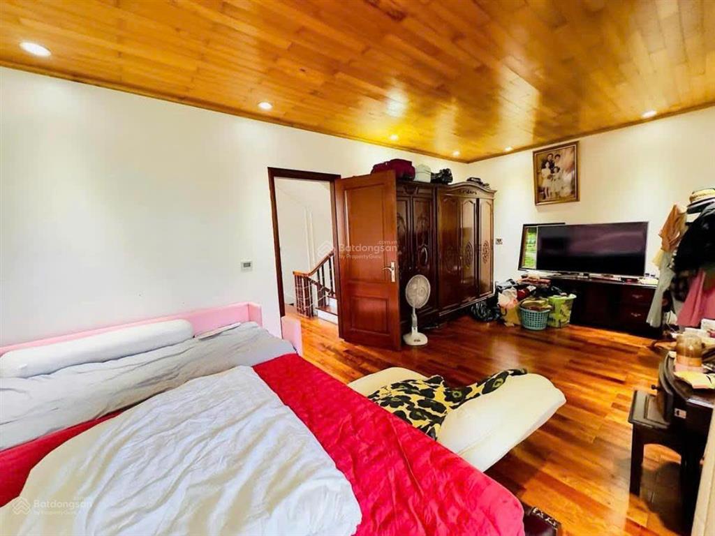 Bán nhà phân lô lạc long quân, đường thông, 4 chỗ đỗ cửa, 100m ra phố, kinh doanh, sđcc, 50m2*4t