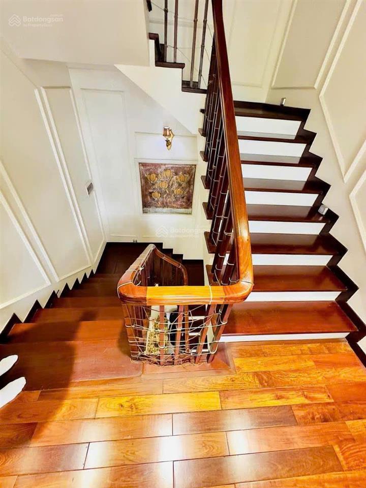 Bán nhà phân lô lạc long quân, đường thông, 4 chỗ đỗ cửa, 100m ra phố, kinh doanh, sđcc, 50m2*4t