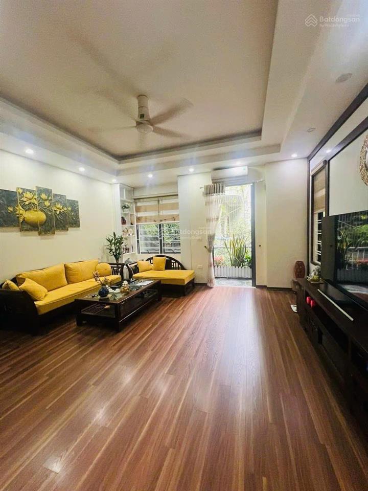 Phân lô hoàng quốc việt. 3 bước ra phố, gara ô tô vào nhà, dân xây thoáng, kcbt, full nt, 55m2*4t