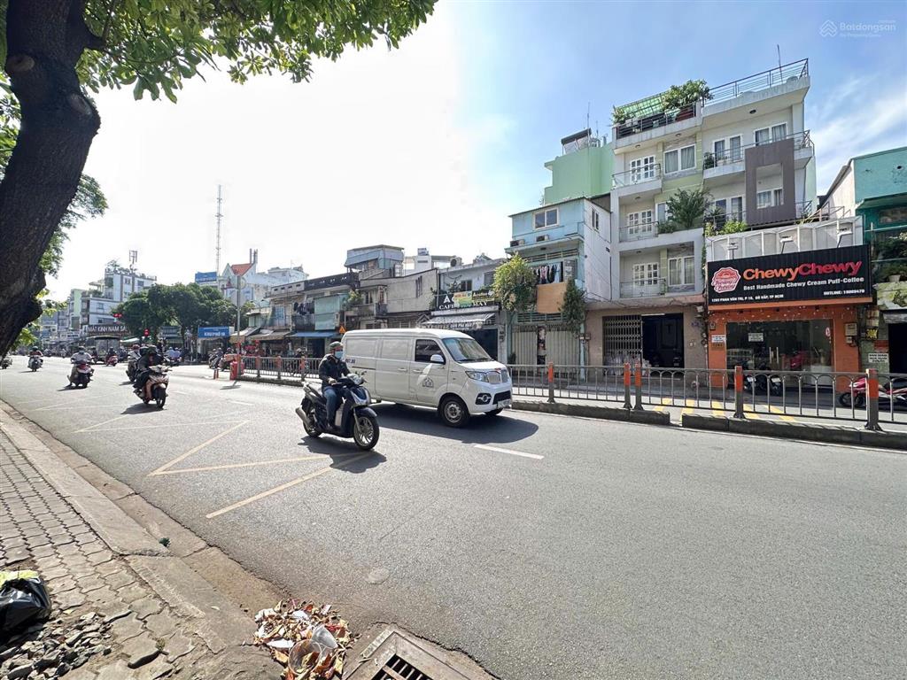 Mb mới đẹp đối diện cityland, có wc  zalo 0938 421 ***