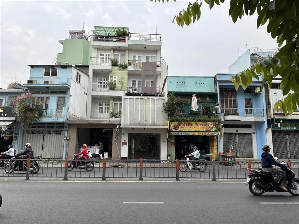 Mặt bằng kinh doanh đường pvtri, đối diện cityland   0938 421 ***