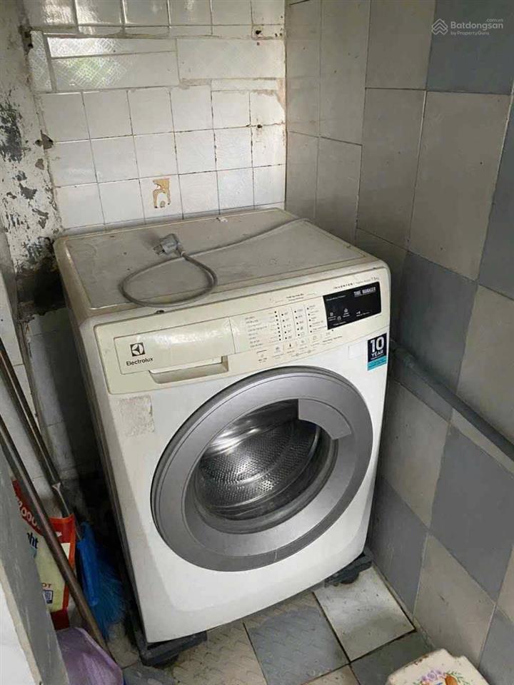 Cho thuê nhà tt tầng 4, 25m2, 4tr d1, ngõ 10, phố 8/3, hai bà trưng, hà nội