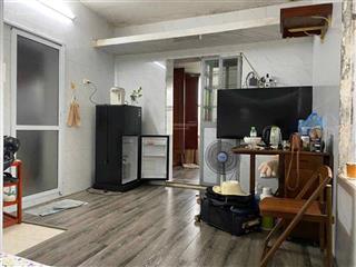 Cho thuê nhà tt tầng 4, 25m2, 4tr d1, ngõ 10, phố 8/3, hai bà trưng, hà nội