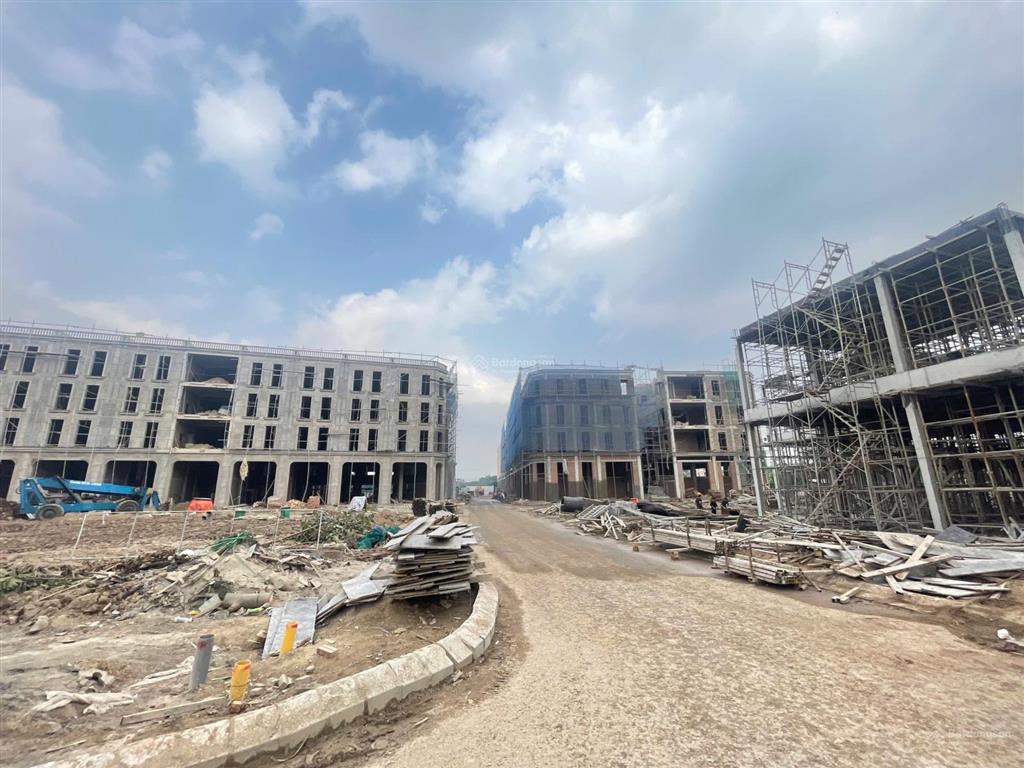 Rẻ, gia đình cần bán giảm 1.5 tỷ liền kề phú thị riverside, dự kiến chỉ từ 11 tỷ