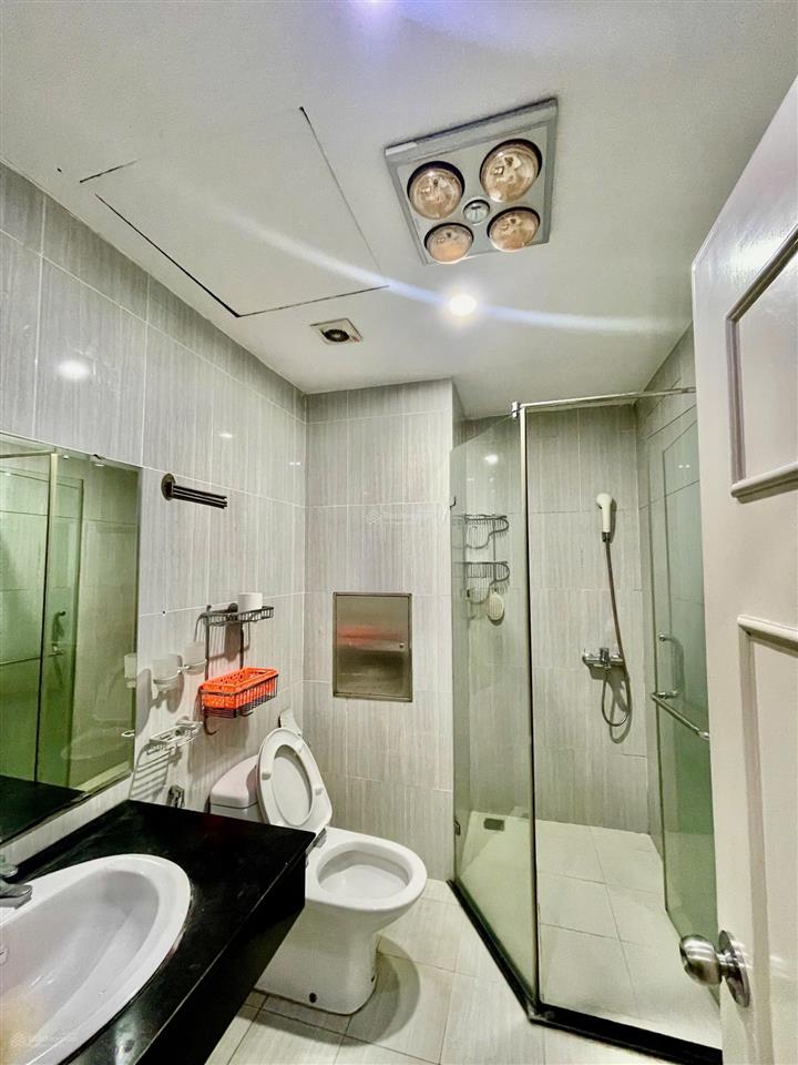 Siêu hiếm! cho thuê căn hộ vip 120m2 vnt 19 nguyễn trãi sát royal city 3pn full đồ, bồn tắm jacuzzi